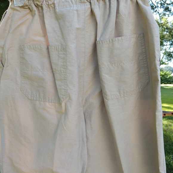 St. John's Bay Capri's Elastic Waist Beige Pockets - Picture 8 of 11